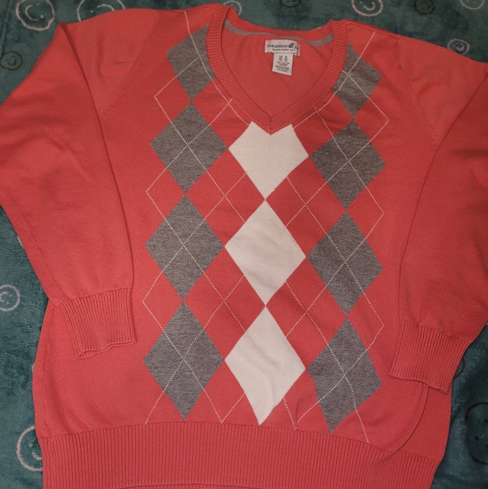 Unisex sweater ready for the golf course